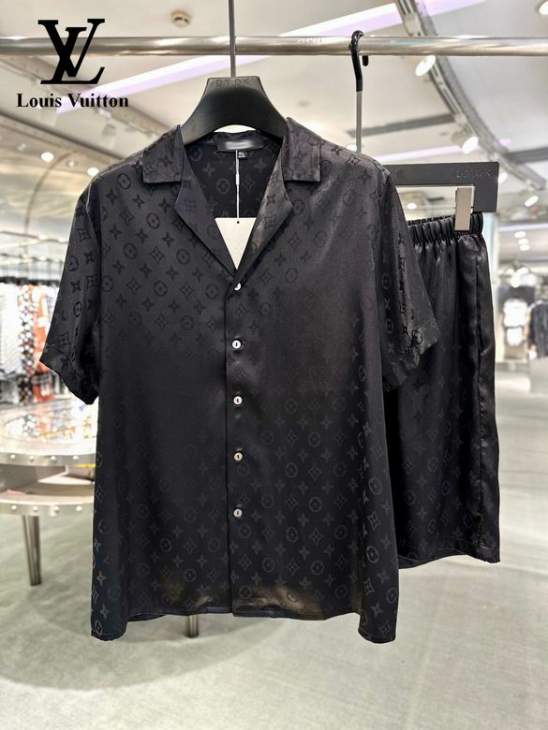 Picture of LV Shirt Pant Suits _SKULVM-3XL24cn18523071